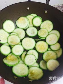 小瓜可以长期吃嘛视频,揭秘长期食用的健康秘密与注意事项