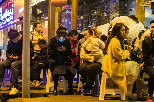 成都晨色酒吧吃瓜视频