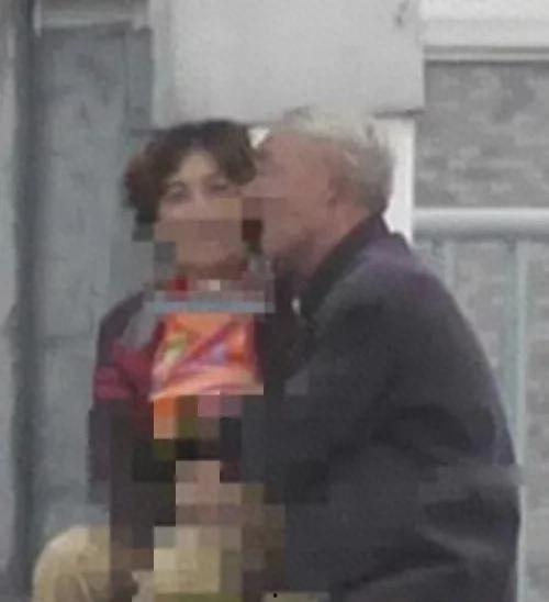 过年大爷大妈吃瓜视频大全,大爷大妈吃瓜视频大全，笑料横生欢乐多